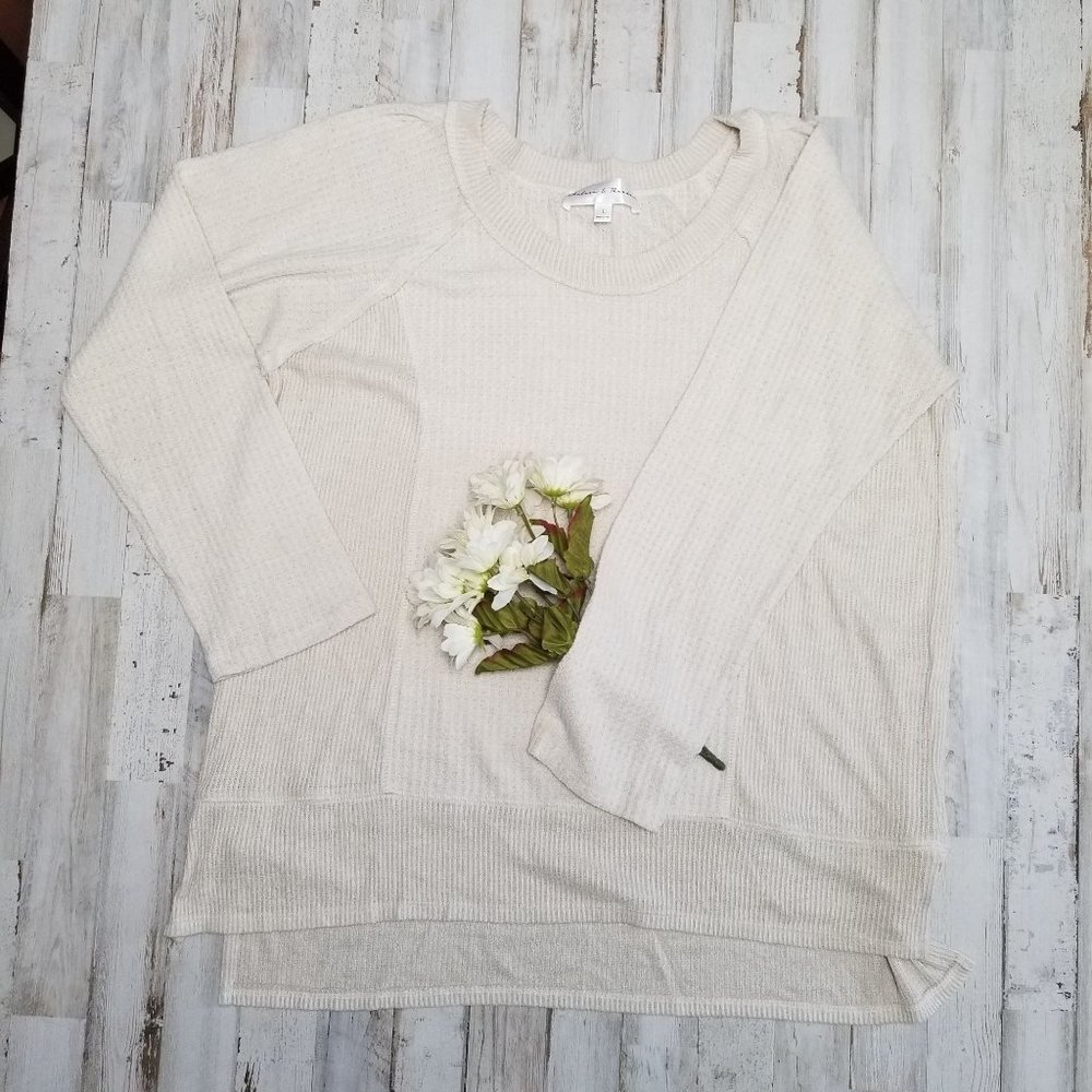 Chelsea & Theodore Womens Large Cream Colored Soft Sweatshirt Relaxed